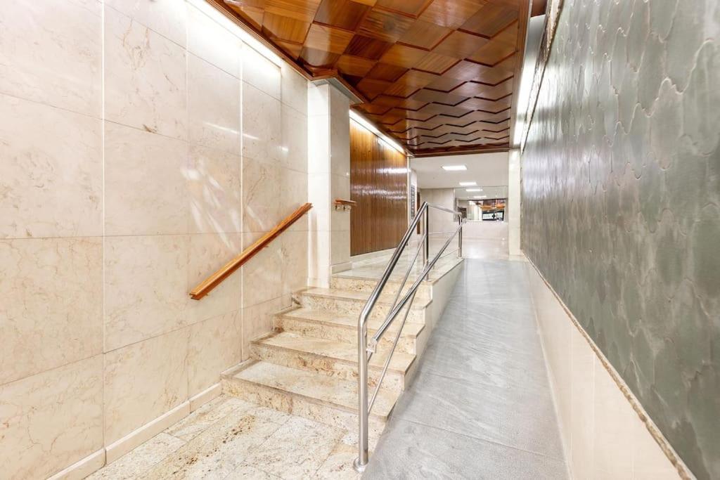 Precioso piso con terraza en centro de Granada Apartamento Exterior foto