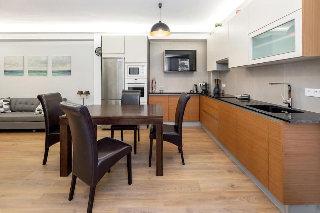 Precioso piso con terraza en centro de Granada Apartamento Exterior foto